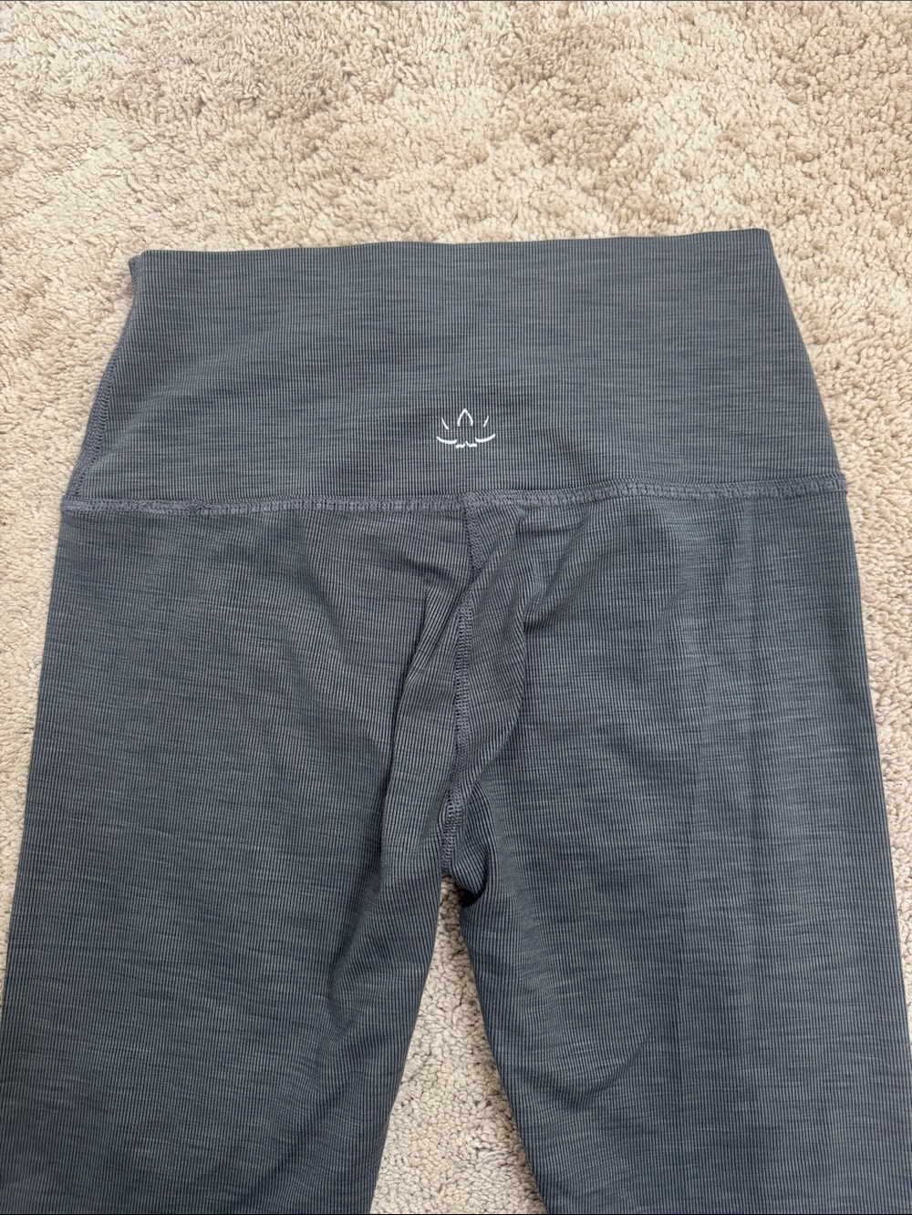 Beyond Yoga Heather Rib High Waisted Midi Legging Smoke Grey Large - Picture 6 of 7